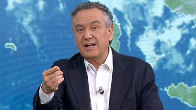 Roberto Brasero durante una emisión de su programa