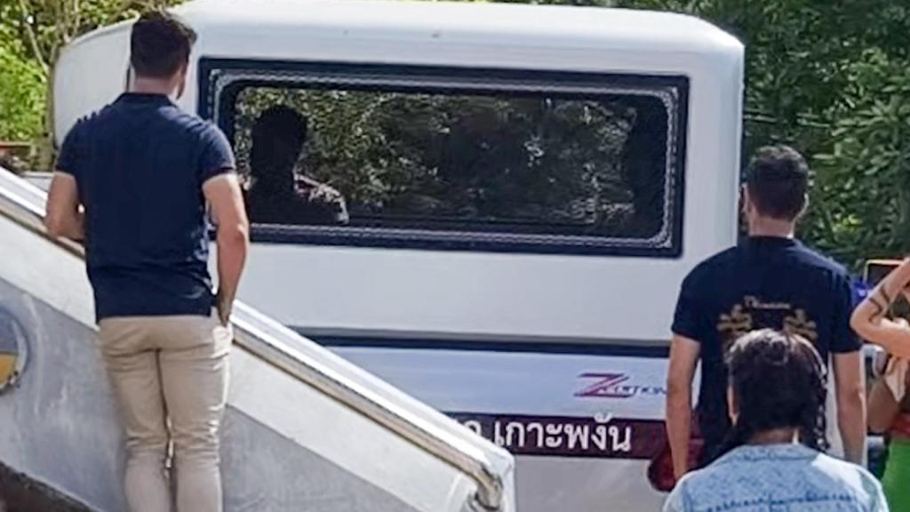 Daniel Sancho haciendo su entrada a los juzgados de Tailandia el martes 30 de abril.