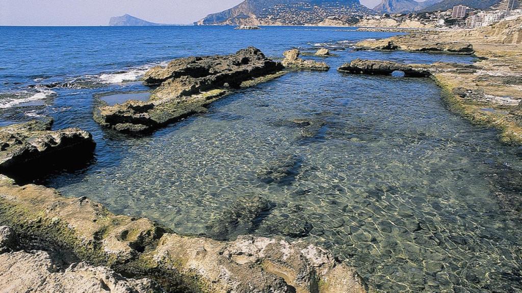 Imagen de las piscinas de los Baños de la Reina.