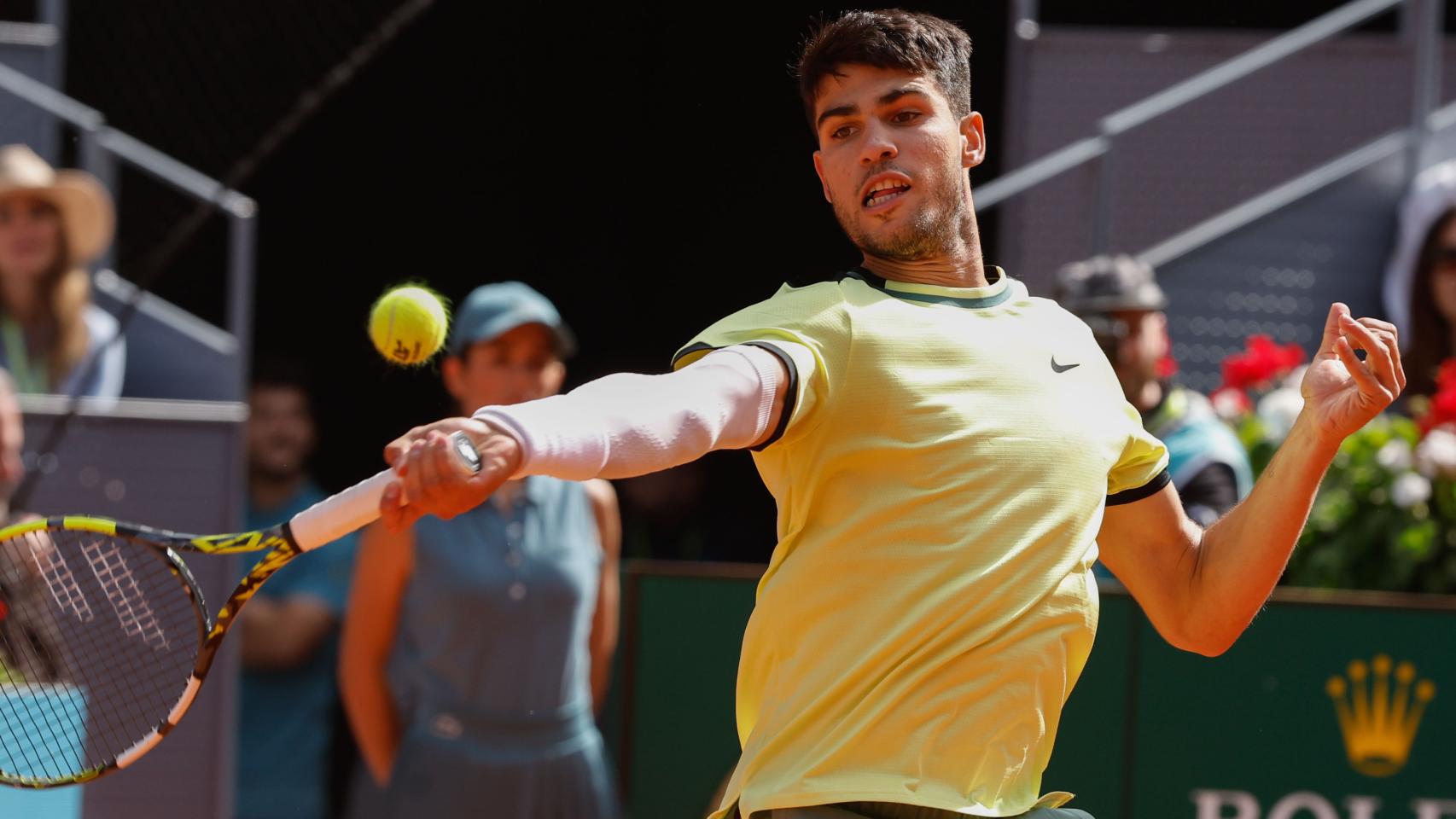 Carlos Alcaraz, durante su partido frente a Struff.