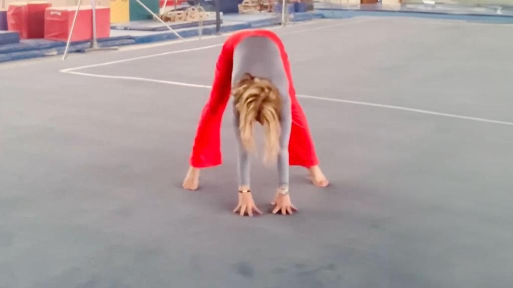 La rutina de Nadia Comaneci a los 62 años