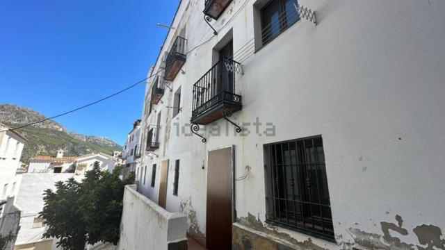 Vivienda en venta en el pueblo de Casares, en la provincia de Málaga.