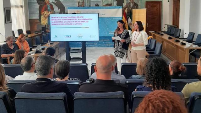 Un momento de la presentación del estudio en Rincón de la Victoria.