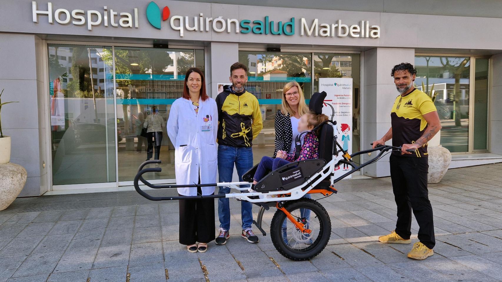 La presentación de la silla adaptada para ir por montaña.