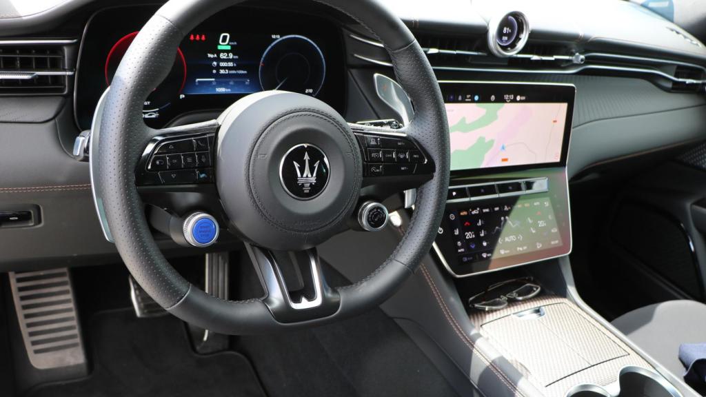 Interior del Maserati Grecale eléctrico.