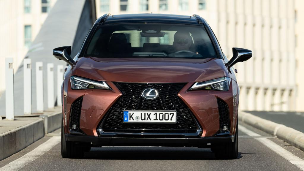 Lexus UX 300h.