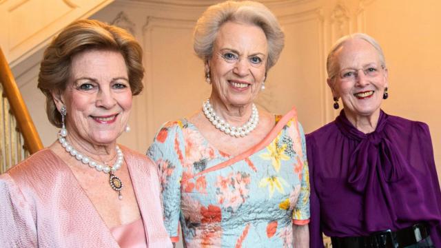 Las tres hermanas danesas en un retrato oficial.