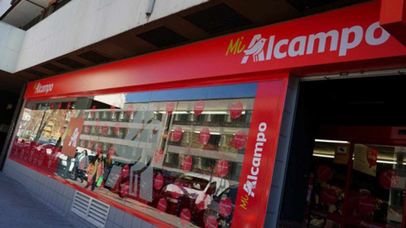 Fachada Alcampo.