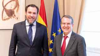El ministro de Transportes, Óscar Puente y el alcalde de Vigo, Abel Caballero.