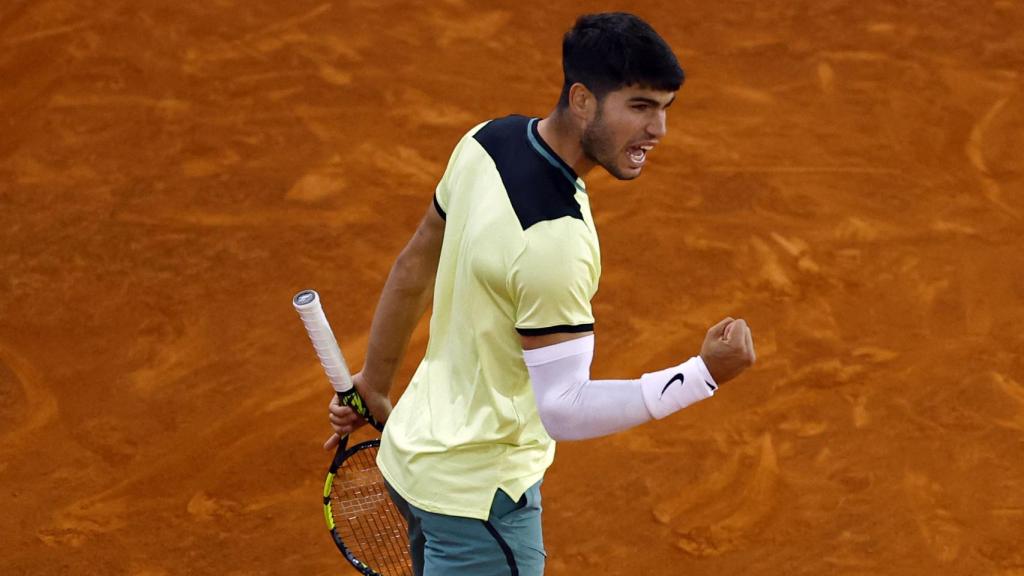 Carlos Alcaraz celebra un punto en las semifinales del Mutua Madrid Open.