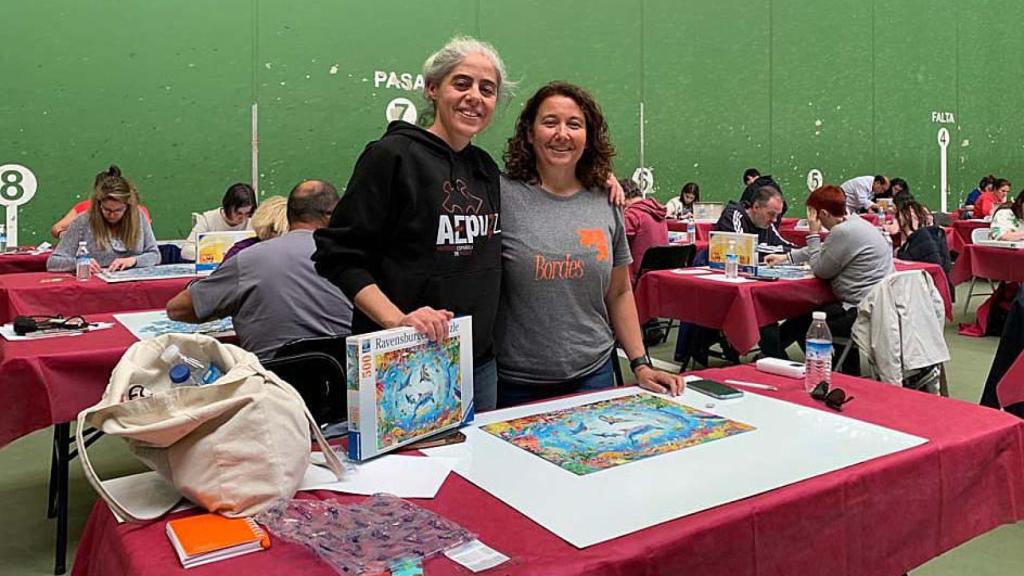 Carmen y Cristina durante una competición