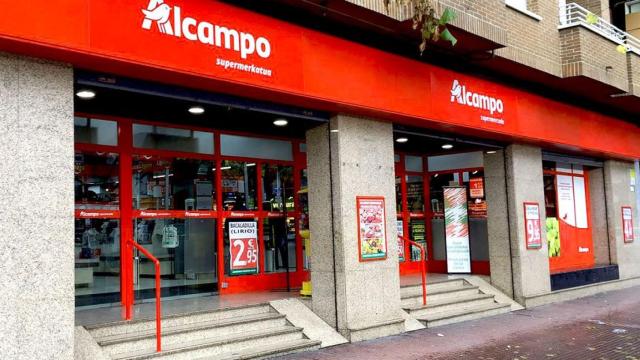 Fachada Alcampo.