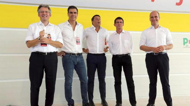 De izquierda a derecha: Achim Post, Pedro Sánchez, Matteo Renzi, Manuel Valls y Diederik Samsom en Bolonia en 2014