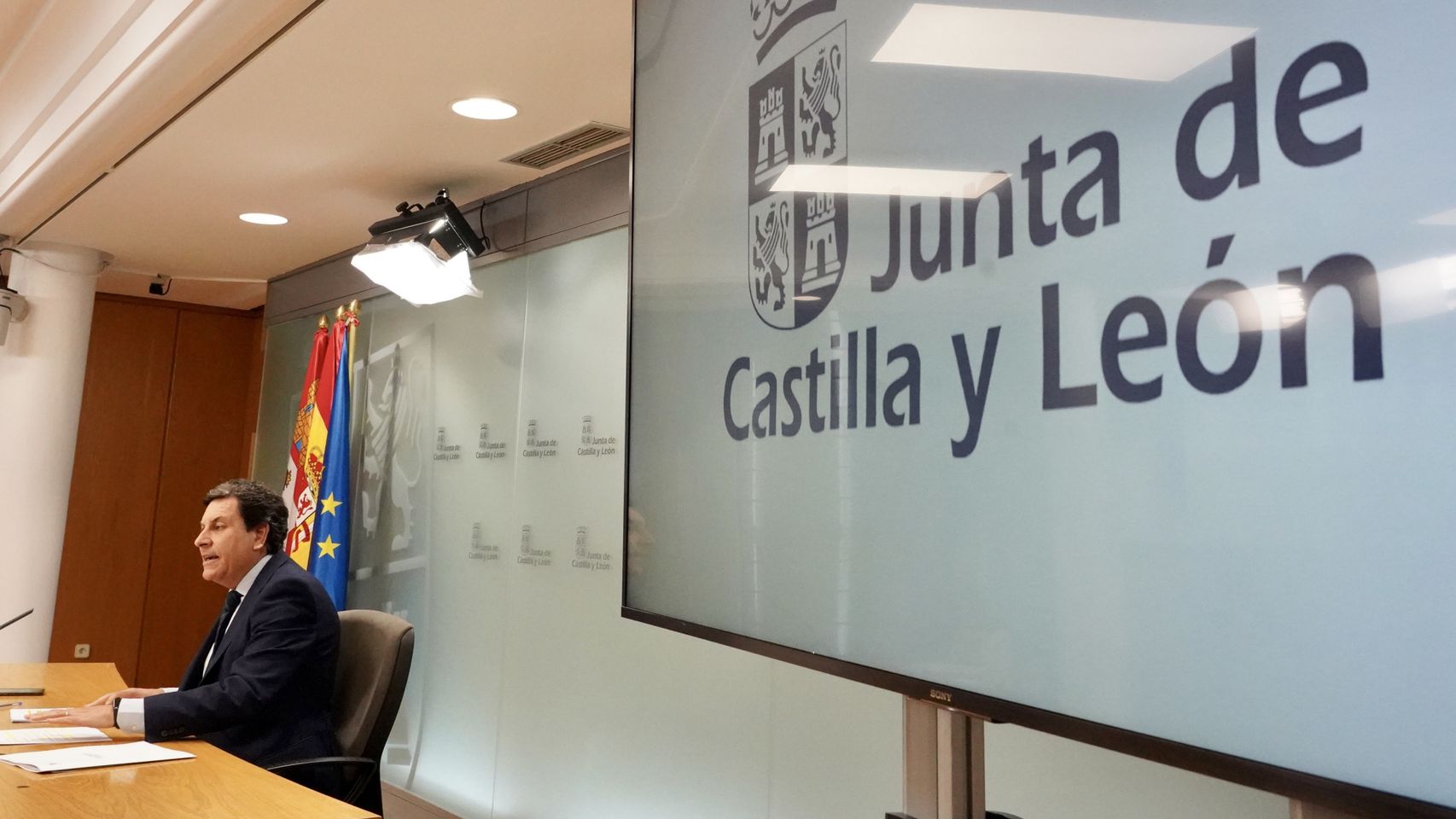 El portavoz de la Junta, Carlos Fernández Carriedo, durante la rueda de prensa posterior al Consejo de Gobierno de este jueves.