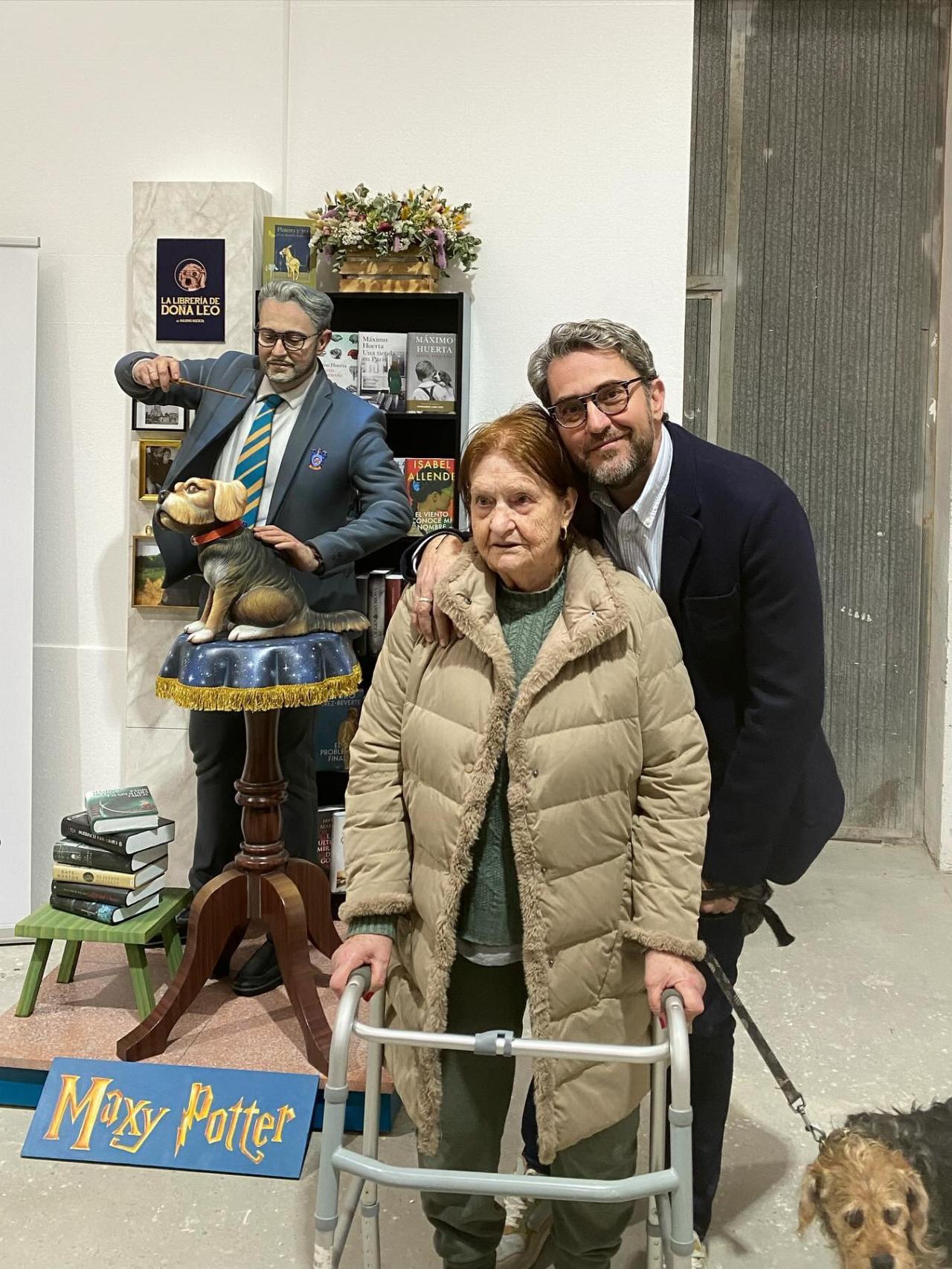 Máximo Huerta y Clara Hernánez durante un acto en Buñol el pasado febrero.
