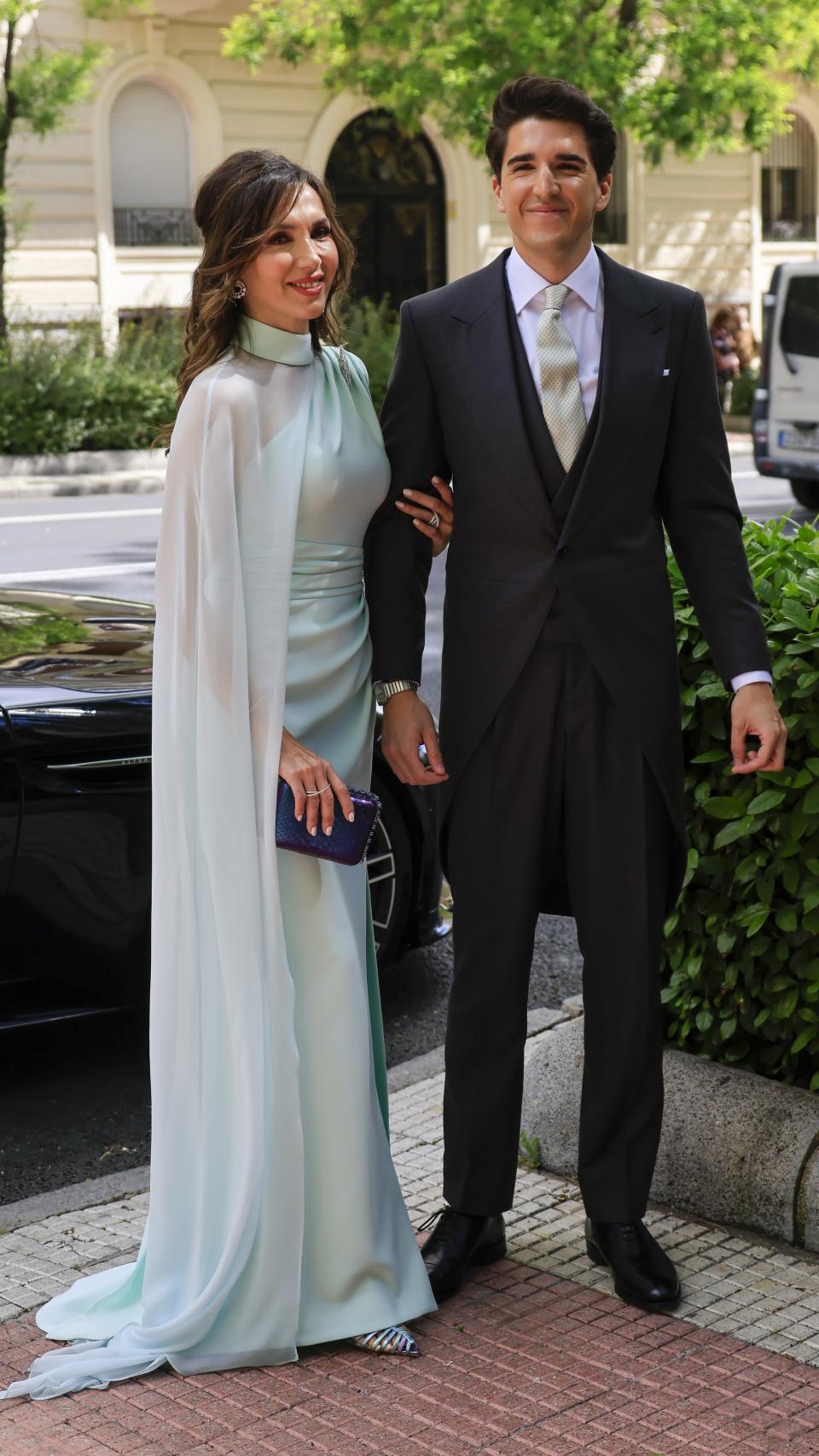 Javier García-Obregón y su madre, Paloma Lago, el día de su boda.