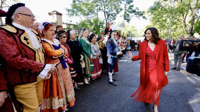 Isabel Díaz Ayuso, en el Cementerio de la Florida, en el homenaje a los héroes del 2 de Mayo.