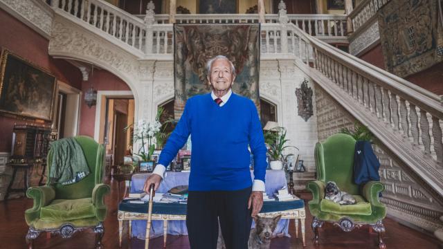 José Finat y de Bustos fue presidente de la diputación provincial de Toledo entre 1971 y 1977 y trabajó parte de su vida como químico para una farmacéutica alemana.