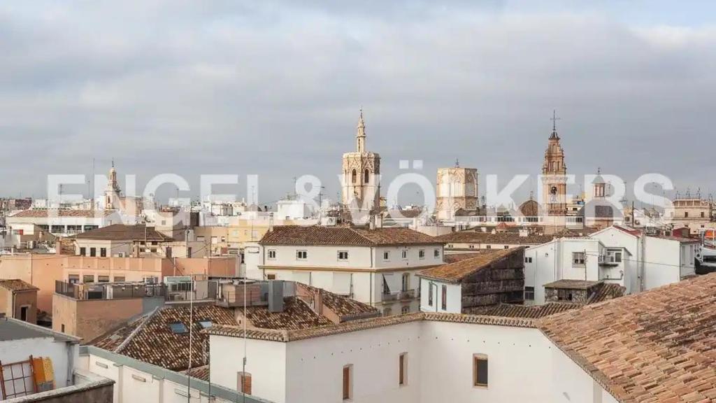 Este palacete del siglo XIX está en venta, tiene vistas al Miguelete y es el más caro de Valencia. Engel & Volkers