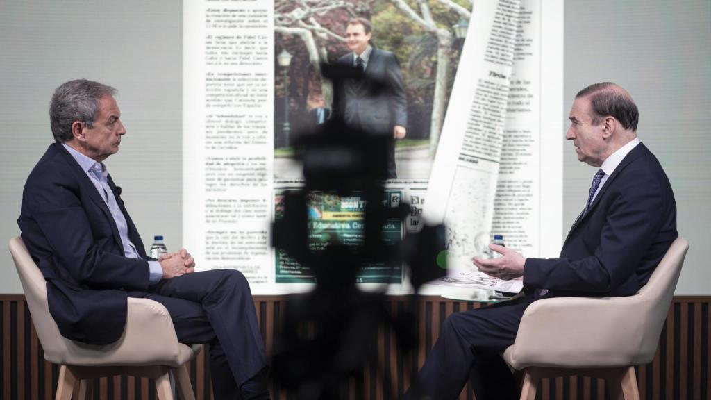 Un momento de la entrevista celebrada en el estudio de televisión de este periódico.