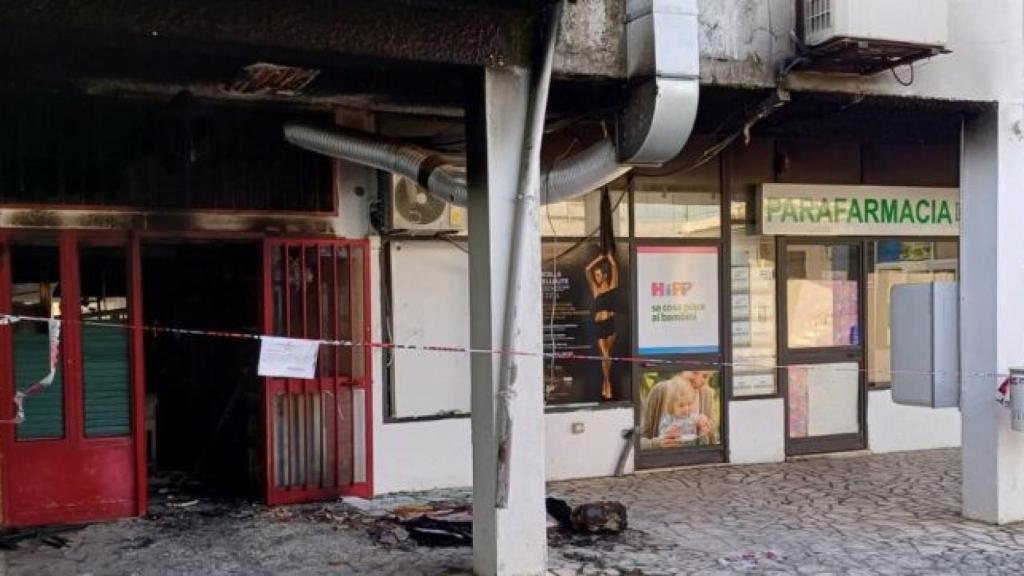 Negocio incendiado por la mafia calabresa.
