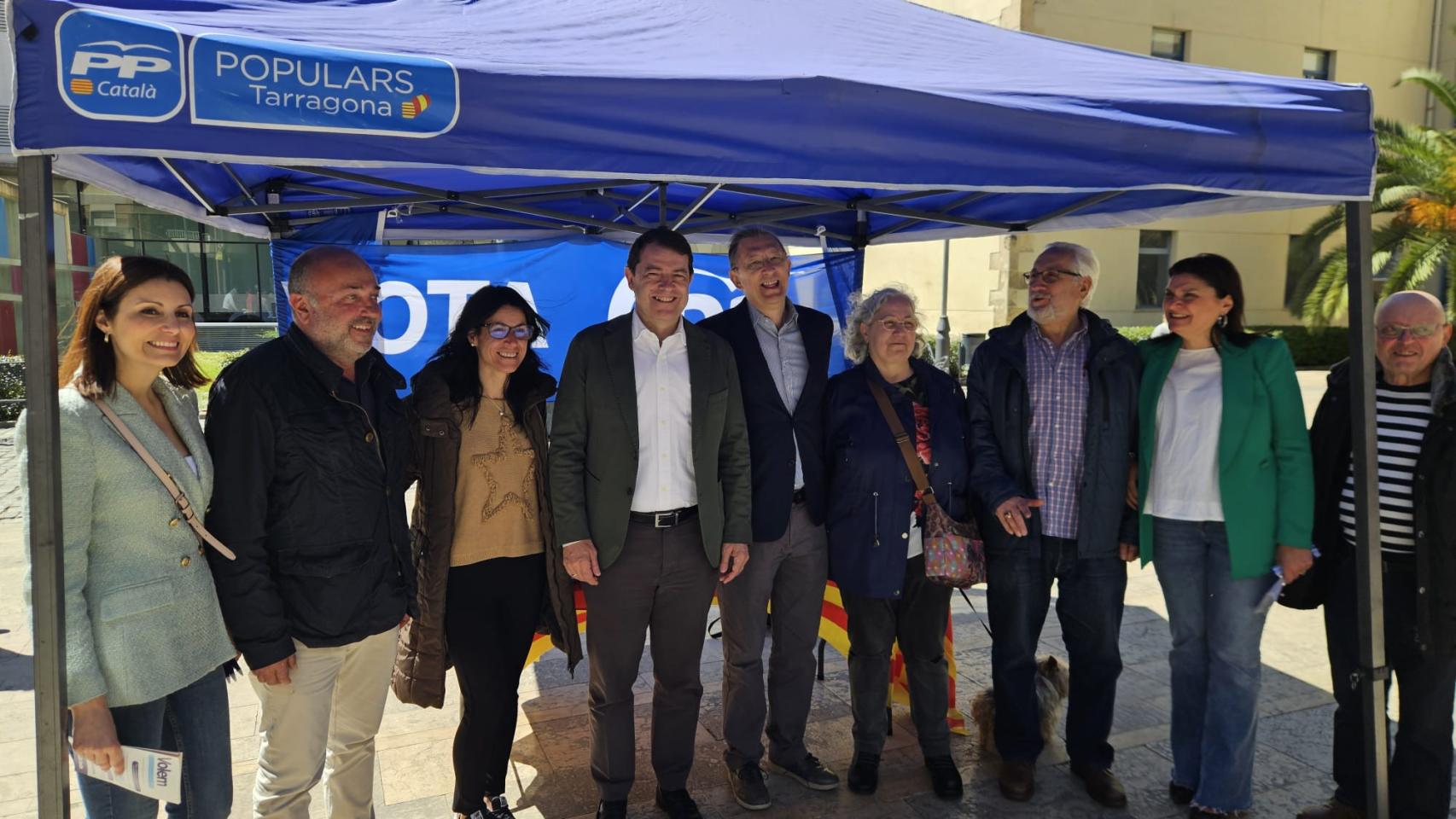 El presidente de la Junta, Alfonso Fernández Mañueco, durante el acto electoral en Reus, este viernes.