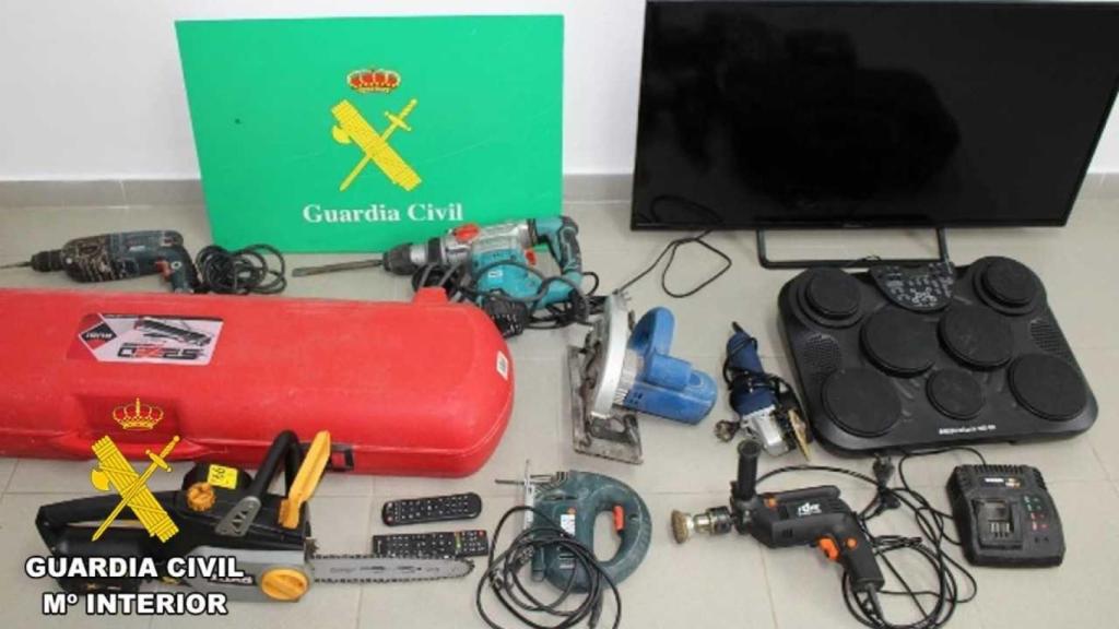 El material que habían robado en la vivienda y que los agentes lograron recuperar