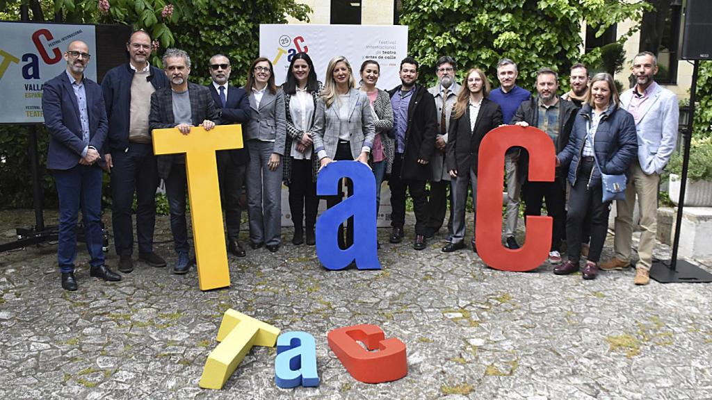 Foto de familia de la presentación del TAC