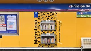 Las metrotecas: las papeleras del Metro de Madrid se convertirán en librerías