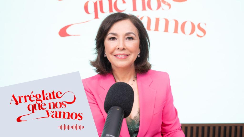 Isabel Gemio ante los micrófonos del pódcast 'Arréglate que nos vamos'