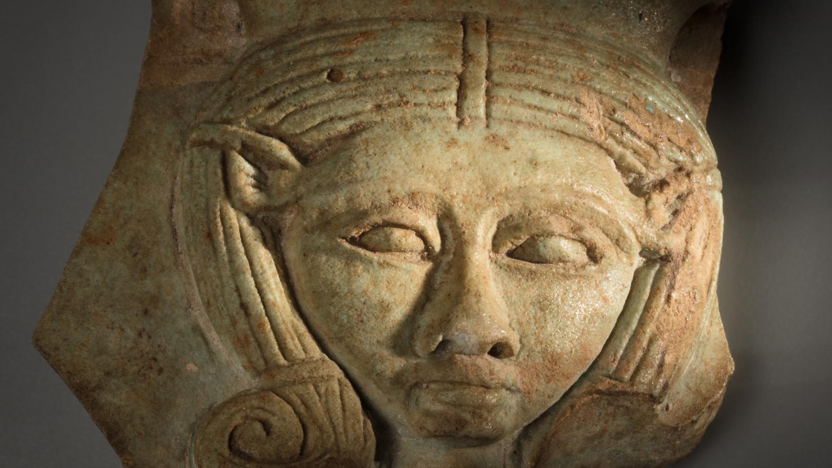 Cabeza de Hathor,