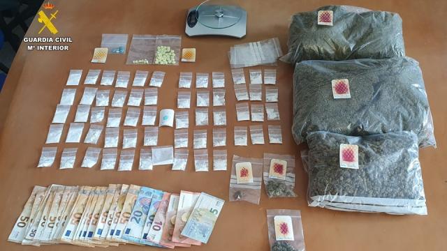 Insólita detención en Jávea: pillan 'in fraganti' un camello que vendía cocaína delante de la Guardia Civil