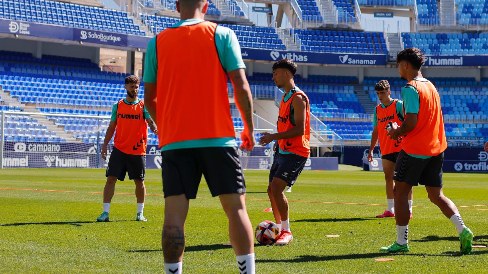 Último entrenamiento del Málaga CF antes del partido contra el Mérida.