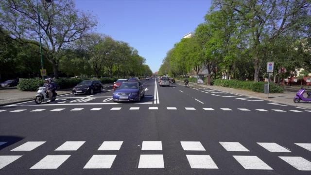 Los trabajos realizados en primera fase de repavimentación de la ronda del Tamarguillo de Sevilla.