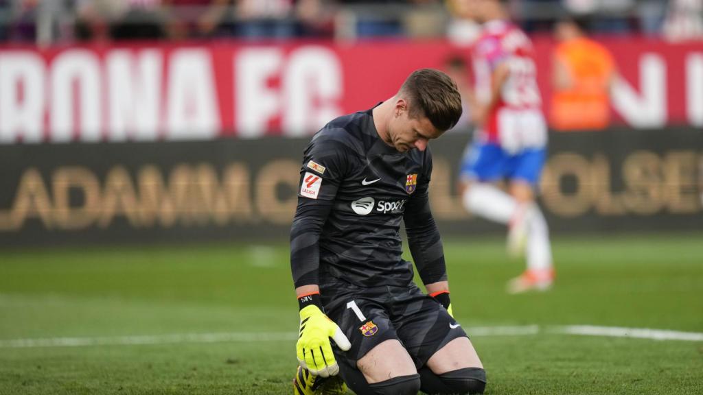 Ter Stegen, cabizbajo en el césped de Montivi.