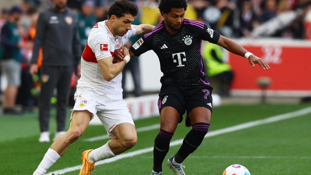 Gnabry, del Bayern, con el balón en el partido ante el Stuttgart.