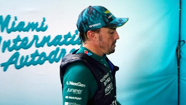 Fernando Alonso, con rostro serio en el GP de Miami.