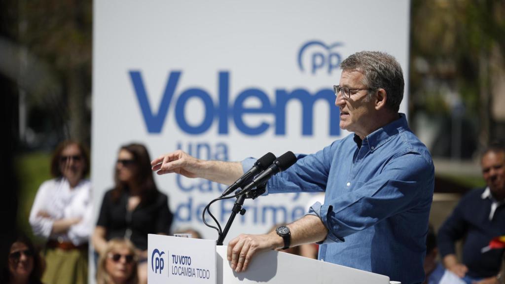 Feijóo atiza a Illa: Pide el voto constitucionalista para entregar el poder a los separatistas