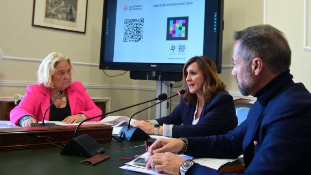 María José Ferrer San Segundo, María José Catalá y Juanma Badenas. EE