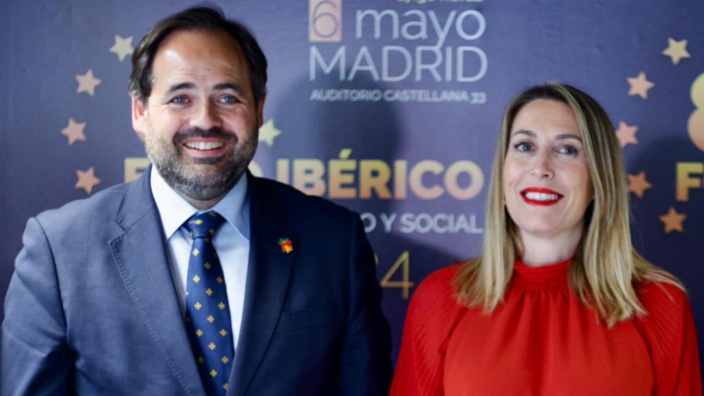 Paco Núñez y María Guardiola en el VIII Foro del Corredor Atlántico el Sudoeste Ibérico. Foto: PP.
