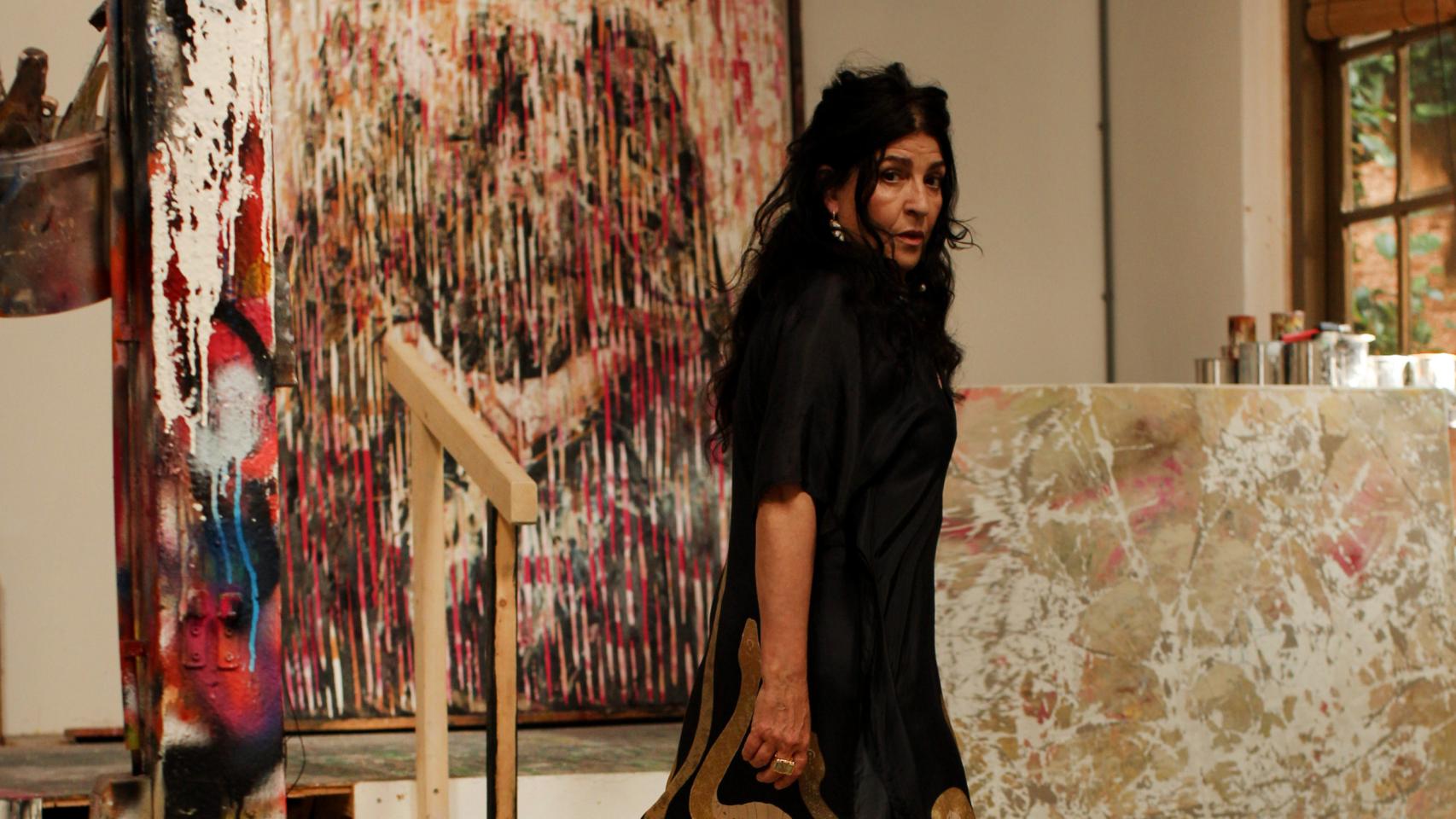 La artista Lita Cabellut en su estudio de La Haya. Foto: Iris Dorine
