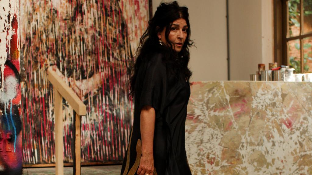 La artista Lita Cabellut en su estudio de La Haya. Foto: Iris Dorine