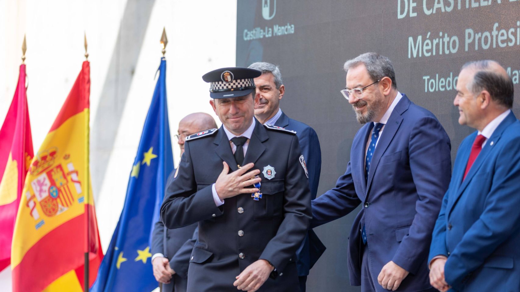 Castilla-La Mancha reconoce a sus mejores policías locales: fotogalería del emotivo acto celebrado en Toledo
