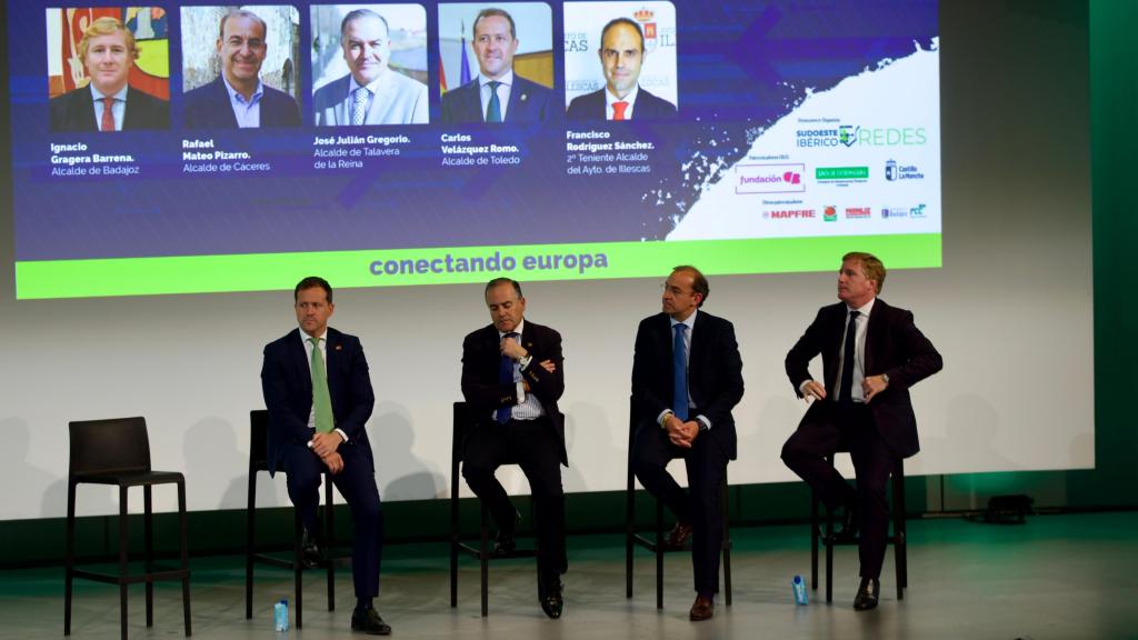 Los alcaldes en el VIII Foro del Corredor Atlántico el Sudoeste Ibérico. Foto: Ayuntamiento de Toledo.