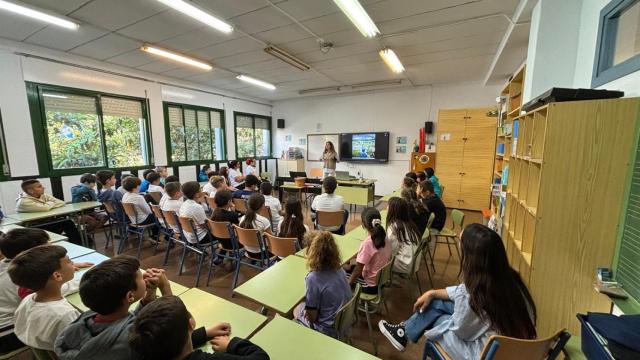 Charla en el colegio Tartessos de Málaga celebrada por la entrega del Sello Label France.