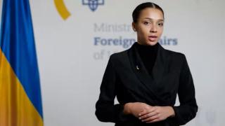 Victoria Shi, portavoz artificial del Ministerio de Asuntos Exteriores de Ucrania