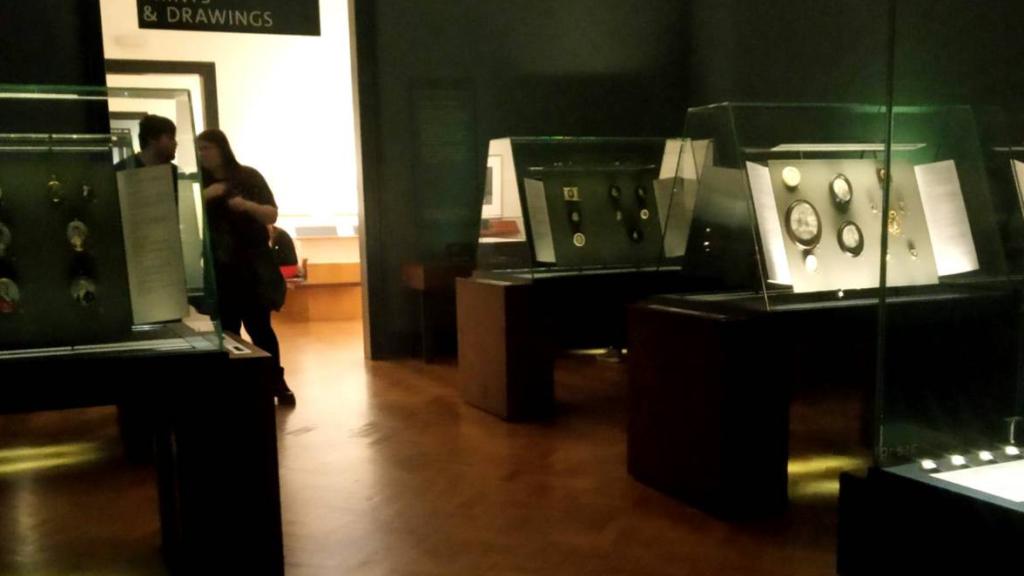La Sala de Miniaturas del Victoria & Albert donde se realizó la acción