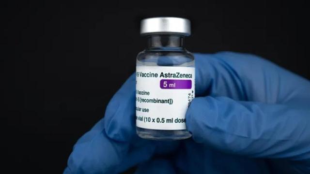 Imagen de un vial de la vacuna de AstraZeneca contra la Covid.