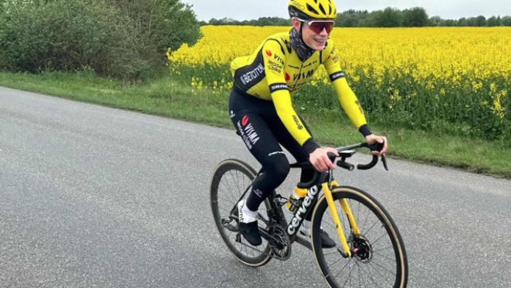 Vingegaard vuelve a subirse a la bicicleta.