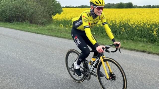 Vingegaard vuelve a subirse a la bicicleta.